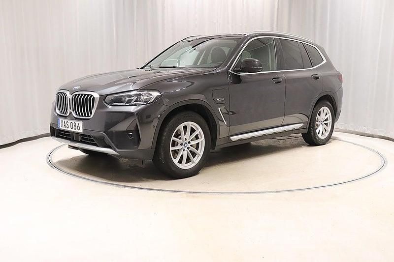 Grå Begagnad 2022 BMW X3 SUV | 404 900 kr (Superpris) - Bild 1/4