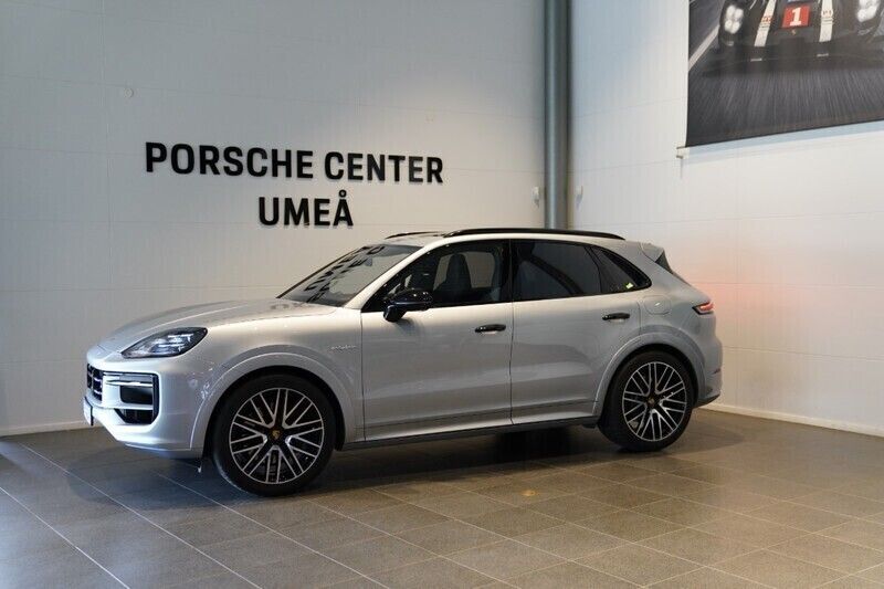 Begagnad 2024 Porsche Cayenne SUV | 1 395 000 kr (Dyr) - Bild 1/4