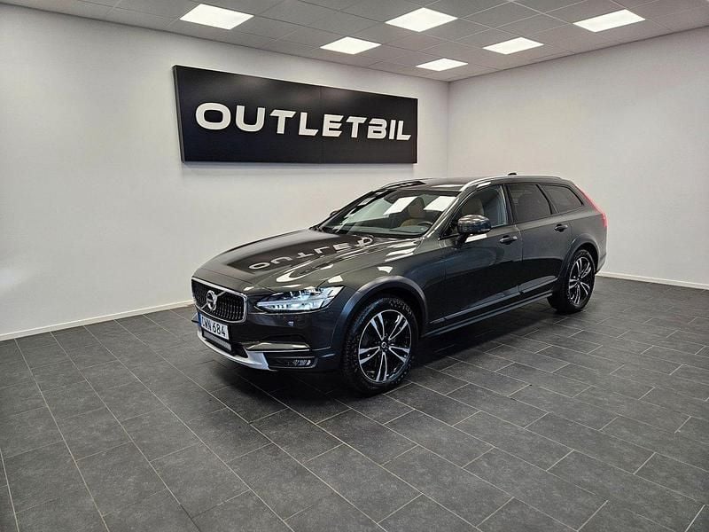 Mörkgrå Begagnad 2018 Volvo V90 CC Inscription Kombi | 349 000 kr (Marknadspris) - Bild 1/4