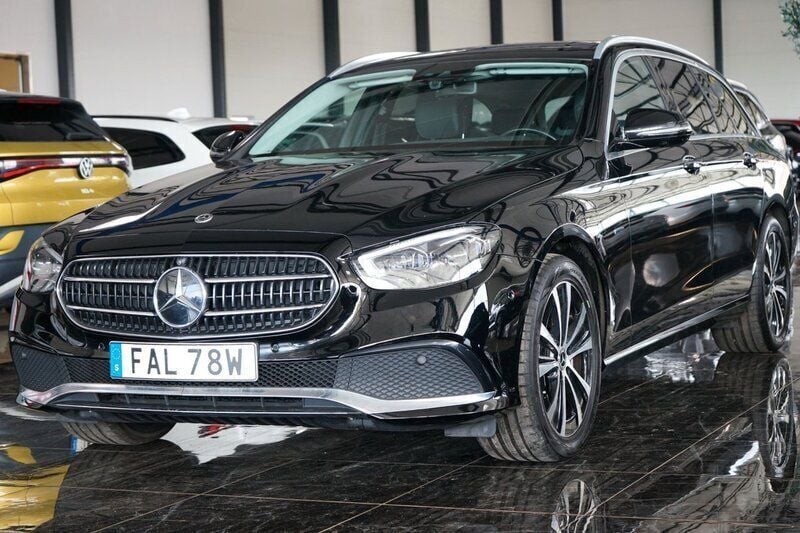 Svart Begagnad 2020 Mercedes E300 Avantgarde Kombi | 359 500 kr (Marknadspris) - Bild 1/4