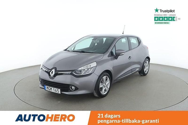 Grå Begagnad 2015 Renault Clio IV Halvkombi | 78 000 kr (Marknadspris) - Bild 1/4