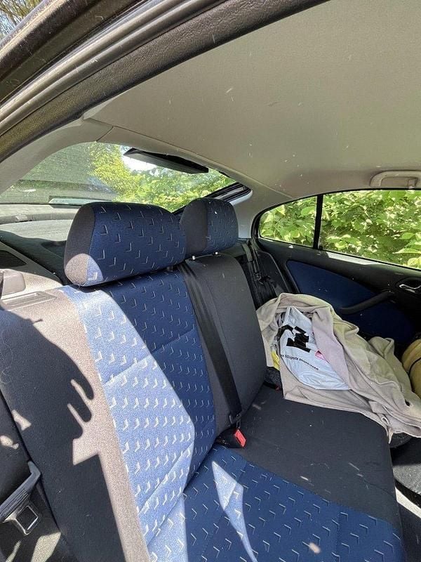 Blå Begagnad 2001 Skoda Octavia Tour Halvkombi | 5 700 kr (Superpris) - Bild 1/4
