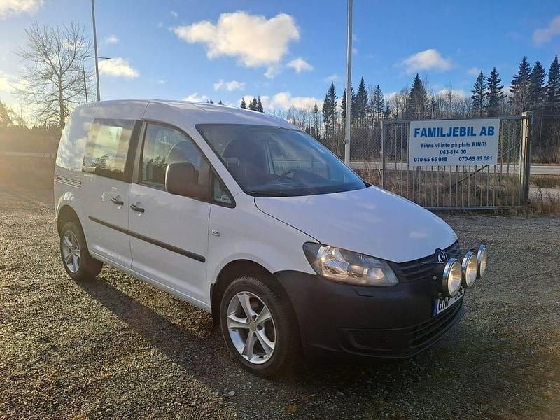 Vit Begagnad 2014 VW Caddy Minibuss | 139 900 kr - Bild 1/4