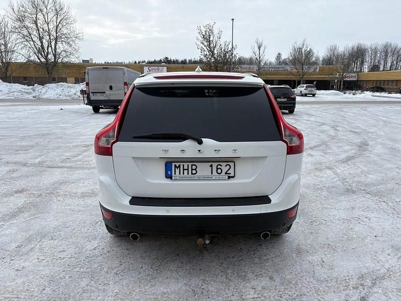 Begagnad Volvo XC60 Summum 163 HK (119 kW) 2012 Vit SUV
