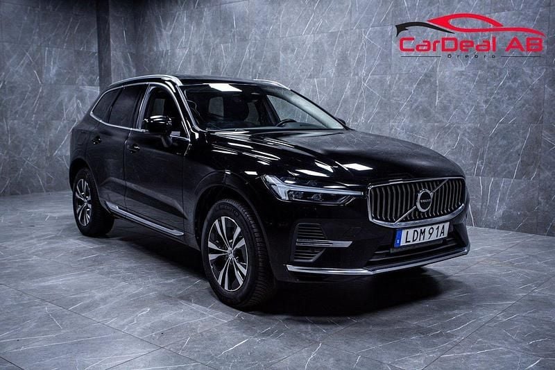 Svart Begagnad 2023 Volvo XC60 Core SUV | 358 800 kr - Bild 1/4