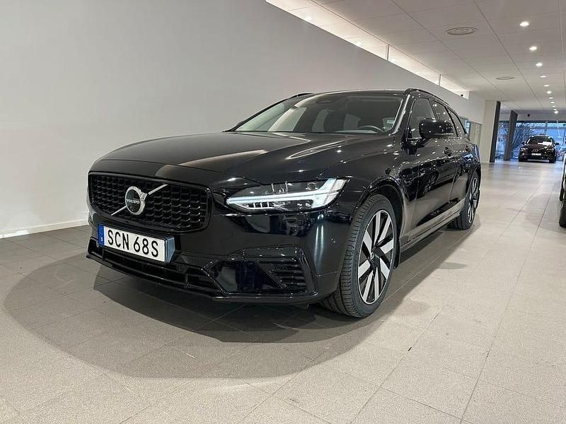 Svart Begagnad 2025 Volvo V90 Plus Kombi | 479 500 kr - Bild 1/4