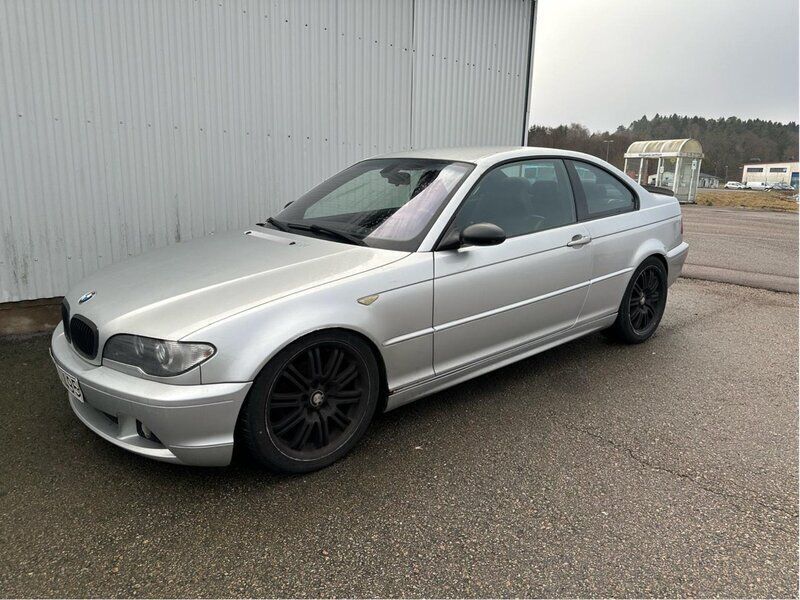 Grå Begagnad 2006 BMW 320 Sportkupé | 28 900 kr (Bra pris) - Bild 1/4