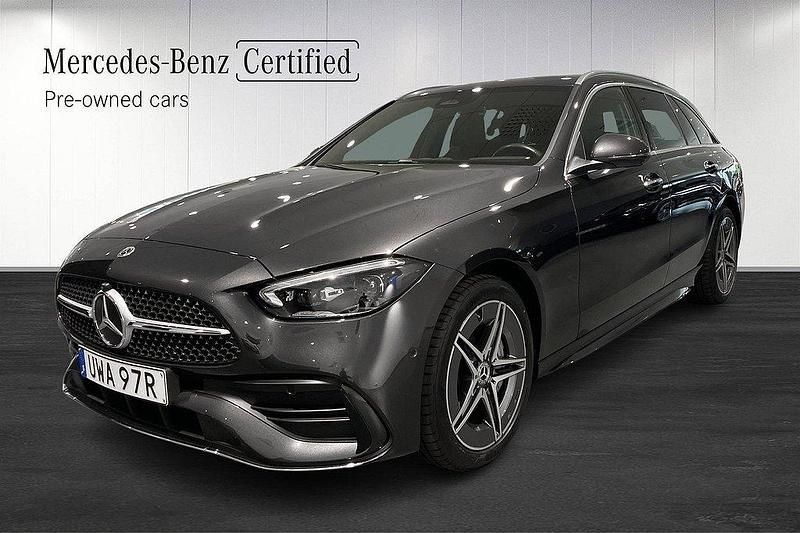 Grå Begagnad 2024 Mercedes C300e AMG Line Premium Kombi | 509 900 kr (Marknadspris) - Bild 1/4
