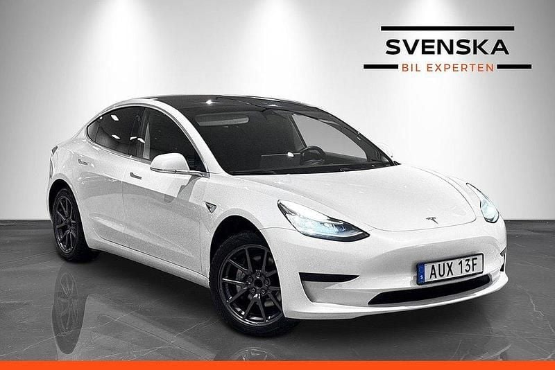 Vit Begagnad 2020 Tesla Model 3 Standard Range Plus Sedan | 209 900 kr (Marknadspris) - Bild 1/4