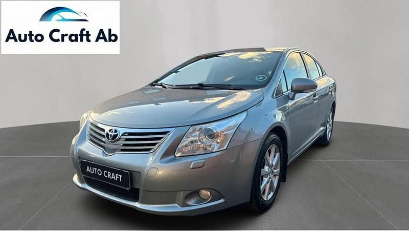 Ljusgrå Begagnad 2009 Toyota Avensis Multidrive S Sedan | 99 999 kr (Dyr) - Bild 1/3