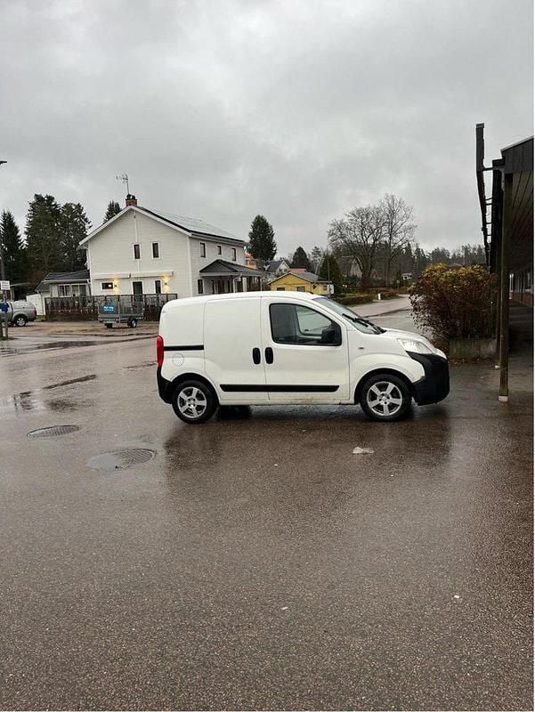 Vit Begagnad 2011 Peugeot Bipper Van | 22 000 kr (Bra pris) - Bild 1/4