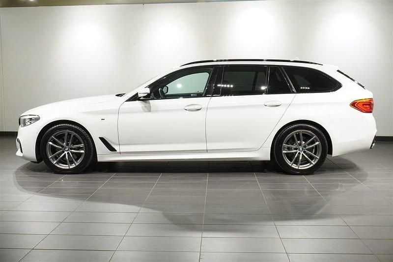 Begagnad BMW 520 M Sport 190 HK (139 kW) 2019 Vit Kombi