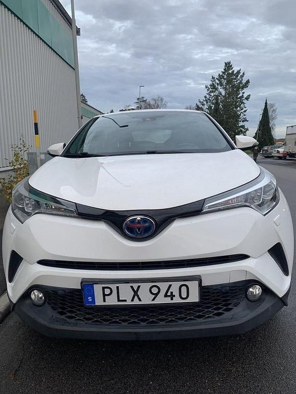 Begagnad 2017 Toyota C-HR Active SUV | 196 500 kr (Marknadspris) - Bild 1/4