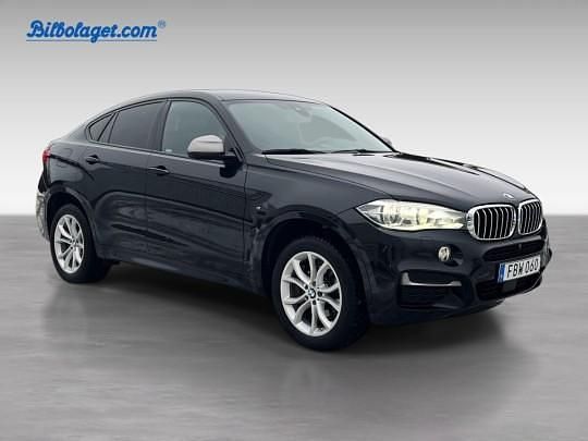 Svart Begagnad 2016 BMW X6 M50 SUV | 369 000 kr (Marknadspris) - Bild 1/4