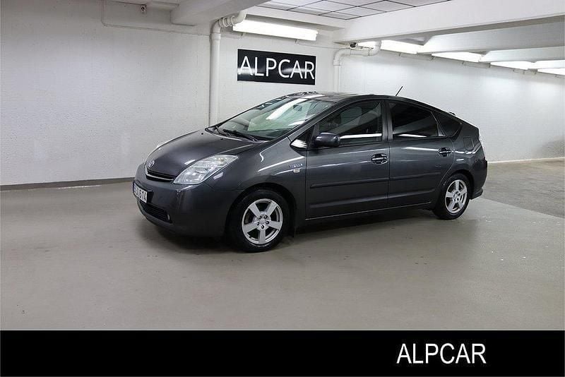 Grå Begagnad 2007 Toyota Prius Halvkombi | 69 900 kr (Marknadspris) - Bild 1/4