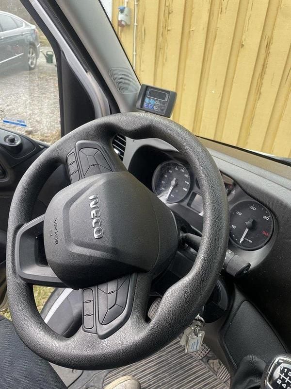 Vit Begagnad 2020 Iveco Daily Van | 245 000 kr (Dyr) - Bild 1/4