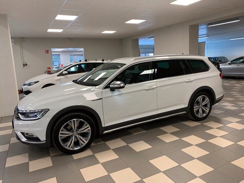 Begagnad VW Passat Alltrack Executive 191 HK (140 kW) 2017 Vit Kombi