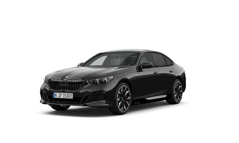Svart Begagnad 2023 BMW 550e M Sport Sedan | 849 000 kr - Bild 1/2