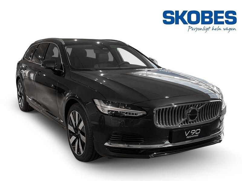 Grå Ny 2025 Volvo V90 Plus Kombi | 569 900 kr (Marknadspris) - Bild 1/4