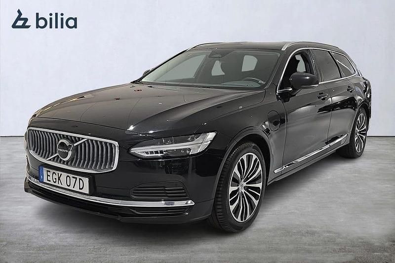 Svart Begagnad 2023 Volvo V90 Core Kombi | 329 000 kr (Marknadspris) - Bild 1/3