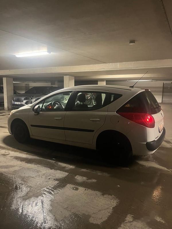 Begagnad Peugeot 207 92 HK (67 kW) 2010 Kombi