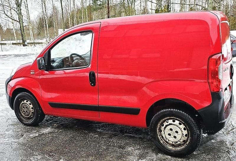 Begagnad Citroën Nemo 75 HK (55 kW) 2011 Röd Minibuss