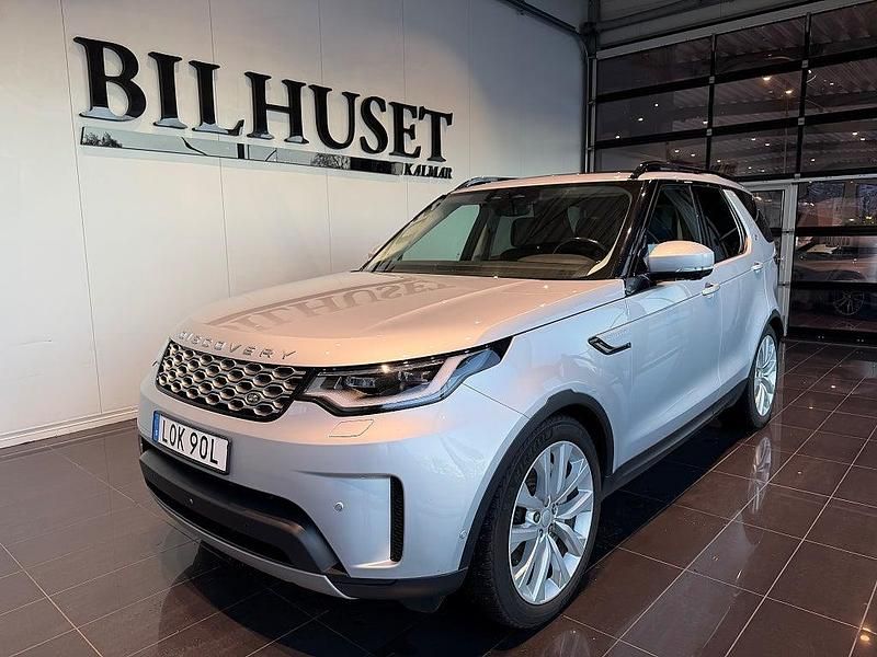 Grå Begagnad 2022 Land Rover Discovery 5 SE SUV | 549 900 kr (Marknadspris) - Bild 1/4