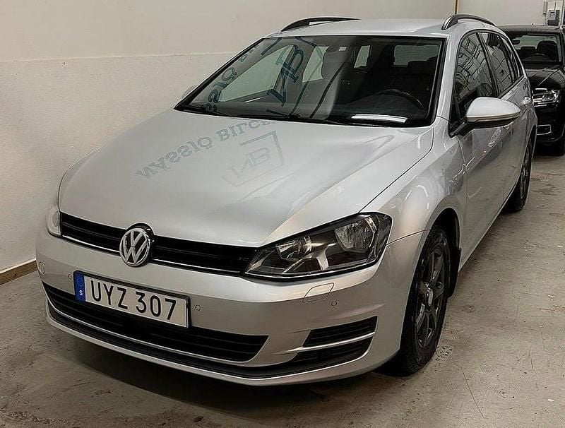 Silver Begagnad 2016 VW Golf VII Kombi | 118 000 kr (Bra pris) - Bild 1/4