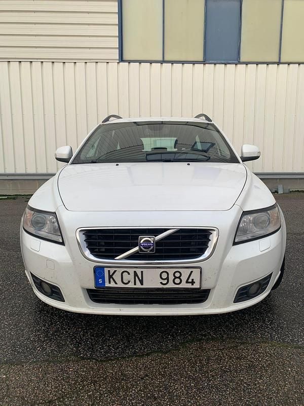 Begagnad 2010 Volvo V50 Kombi | 21 500 kr (Marknadspris) - Bild 1/4