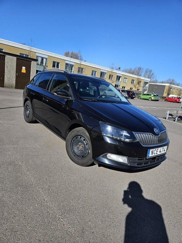 Svart Begagnad 2016 Skoda Fabia Style Kombi | 100 000 kr (Bra pris) - Bild 1/4