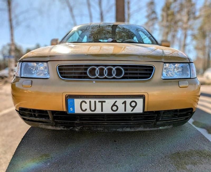 Begagnad 1999 Audi A3 Attraction Halvkombi | 8 000 kr (Bra pris) - Bild 1/2