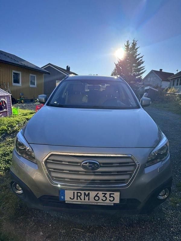 Brun Begagnad 2015 Subaru Outback SUV | 95 000 kr (Bra pris) - Bild 1/4