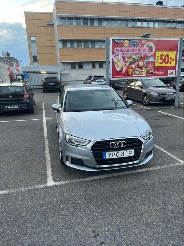 Begagnad 2018 Audi A3 Sportback Proline Halvkombi | 143 000 kr (Bra pris) - Bild 1/4