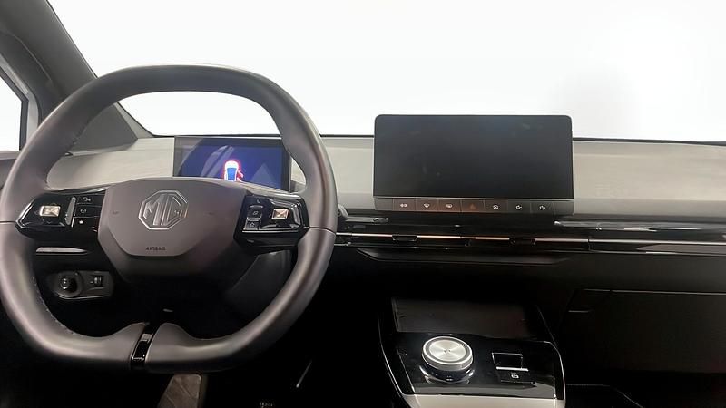 Begagnad MG MG4 EV 125 kW (170 HK) 2023 Vit (white) Halvkombi