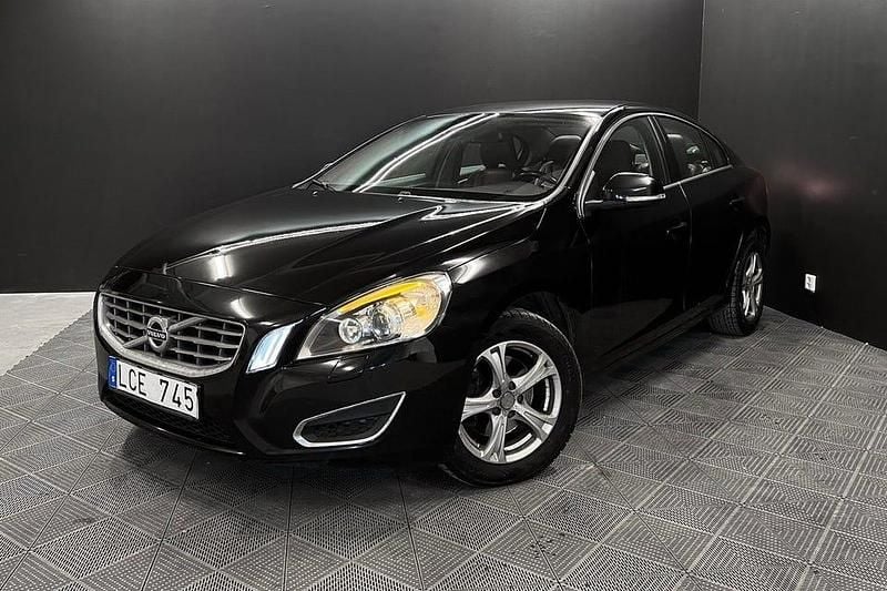 Begagnad Volvo S60 Summum 163 HK (119 kW) 2010 Svart Sedan