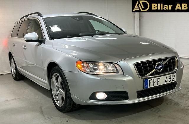 Ljusgrå (grå) Begagnad 2012 Volvo V70 Momentum Kombi | 94 800 kr (Superpris) - Bild 1/4