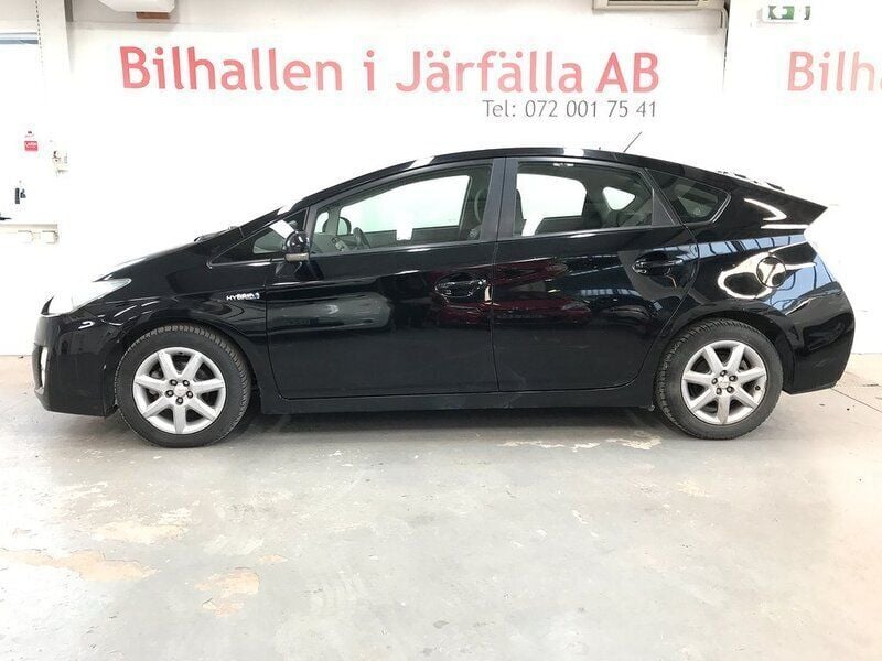 Svart Begagnad 2010 Toyota Prius Halvkombi | 99 900 kr (Marknadspris) - Bild 1/4