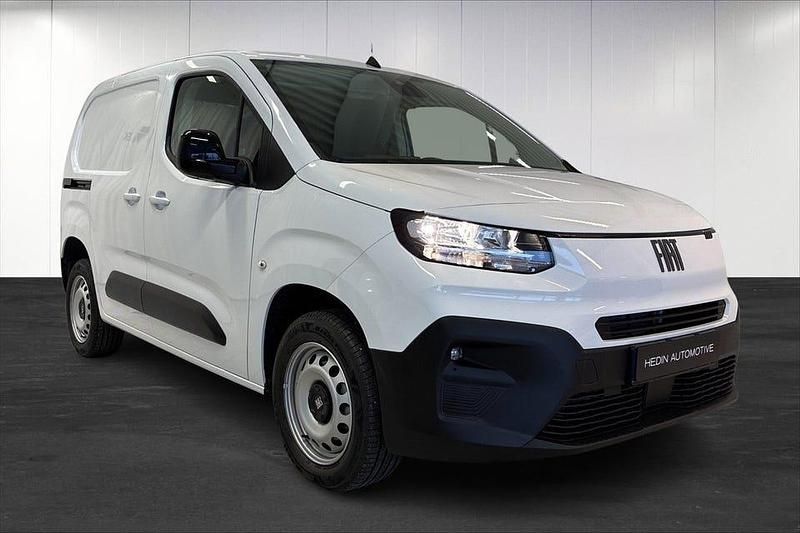 Begagnad Fiat Doblò 2024 Vit Minibuss