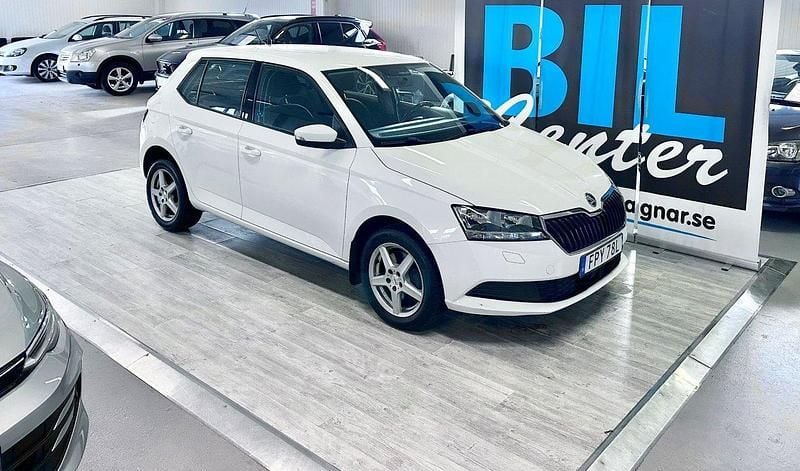 Vit Begagnad 2019 Skoda Fabia Ambition Halvkombi | 109 000 kr (Bra pris) - Bild 1/4