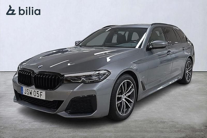 Grå Begagnad 2023 BMW 520 Shadowline Kombi | 459 000 kr (Lite dyr) - Bild 1/3