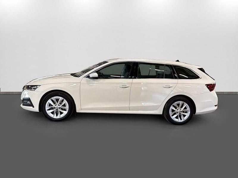 Begagnad Skoda Octavia Style 110 HK (80 kW) 2022 Vit Kombi