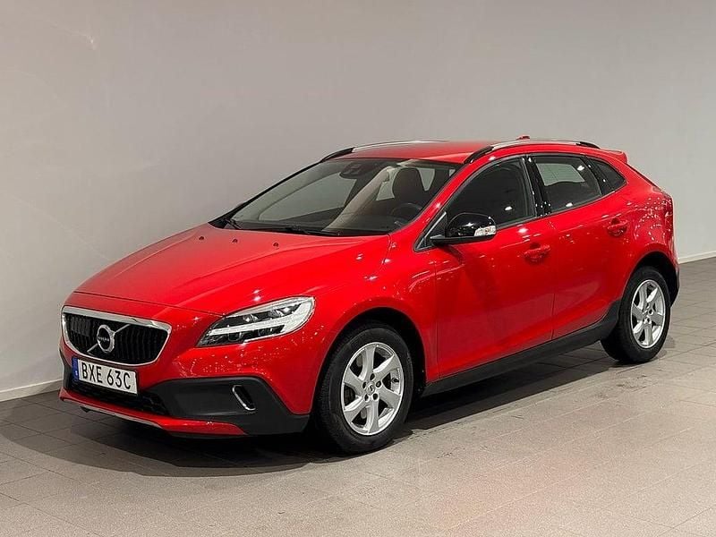 Röd Begagnad 2019 Volvo V40 CC Kombi | 219 500 kr (Marknadspris) - Bild 1/3