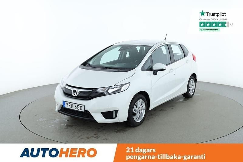 Vit Begagnad 2017 Honda Jazz Halvkombi | 167 000 kr (Marknadspris) - Bild 1/4