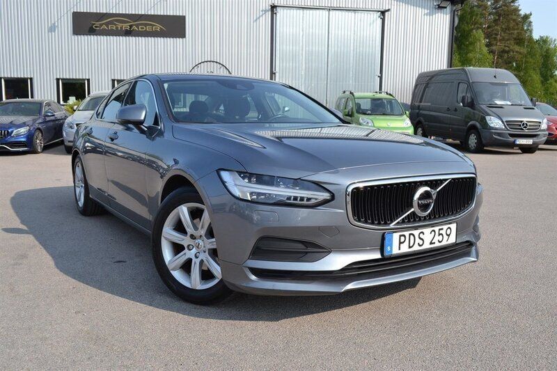 Grå Begagnad 2017 Volvo S90 Kinetic Sedan | 189 900 kr - Bild 1/4