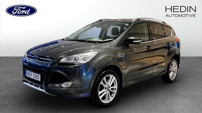 Grå Begagnad 2016 Ford Kuga Titanium SUV | 149 000 kr (Marknadspris) - Bild 1/4