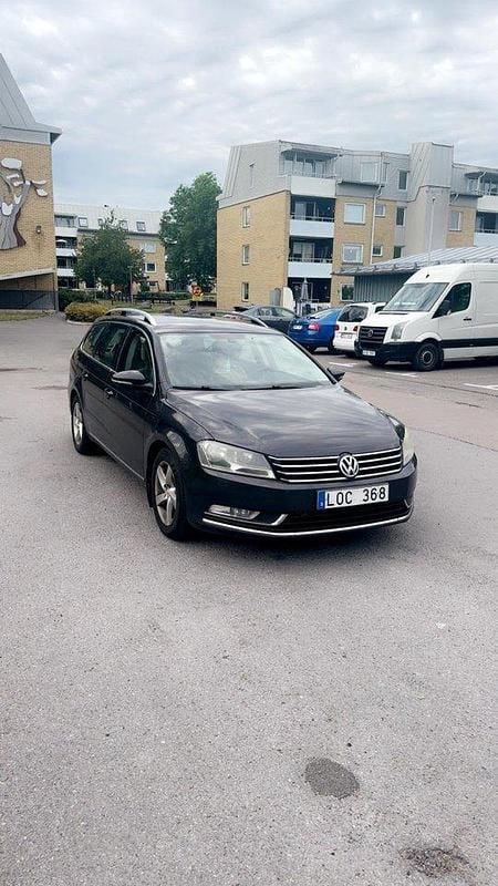 Brun Begagnad 2012 VW Passat Kombi | 43 500 kr (Bra pris) - Bild 1/3