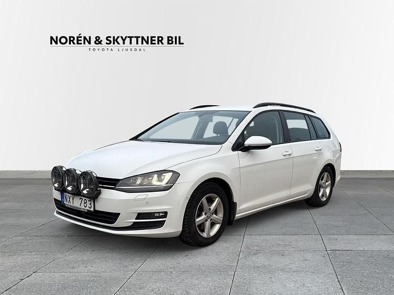 Begagnad VW Golf VII 106 HK (77 kW) 2013 Vit Kombi