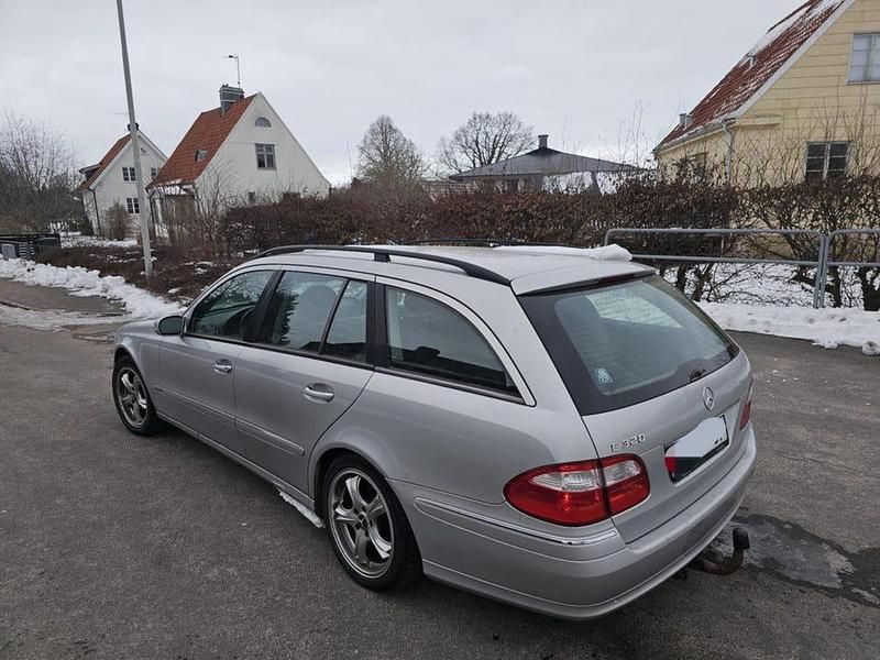 Begagnad Mercedes E320 224 HK (164 kW) 2003