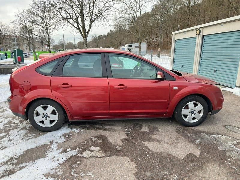 Begagnad Ford Focus 125 HK (91 kW) 2007