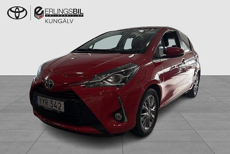 Röd Begagnad 2017 Toyota Yaris Active Halvkombi | 139 900 kr (Marknadspris) - Bild 1/4